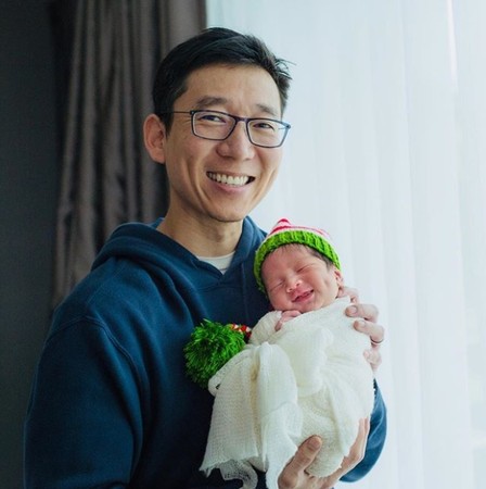 隋棠第三胎兒子「超Q萌正臉照曝光」　對鏡頭「露出酒窩甜笑」網全被征服：根本縮小版Max❤