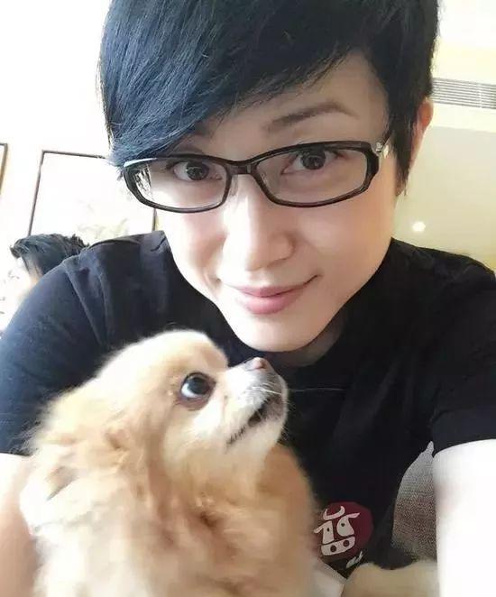 曾是力捧花旦，51歲前港姐至今依舊單身：是我選擇了單身 