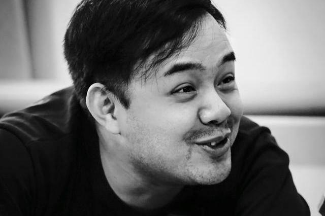 右耳突然完全失聰！ 39歲男藝人自爆一天工作22小時：太累 