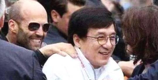 成龍在國內無人敢惹，在國際地位怎樣？看傑森斯坦森態度你就懂了！