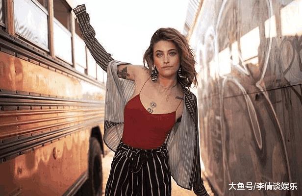 邁克爾傑克遜20歲女兒近照，五官相似度極高，夢想著做父親做的事~