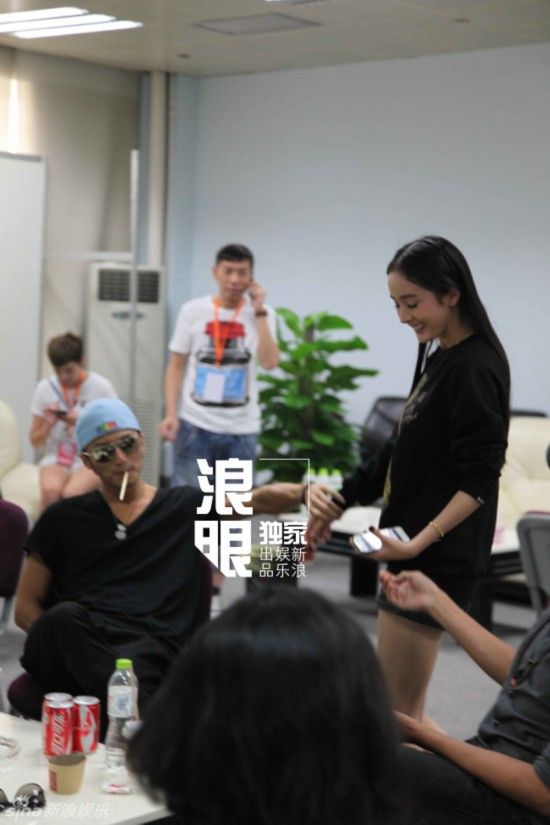 【離婚只是前戲?】網爆楊冪即將公布新戀情，而且對象還是謝霆鋒！網友：撩男本事果然厲害！