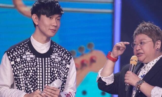 林俊傑叮囑歌迷，不能總打遊戲忘記女朋友，話鋒一轉，粉絲們瘋了