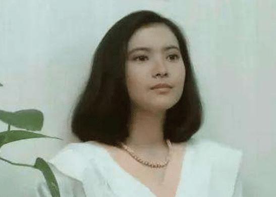 看看20年前蔡少芬和藍潔瑛的穿衣打扮：流行是個輪迴，自然美才是最強的 