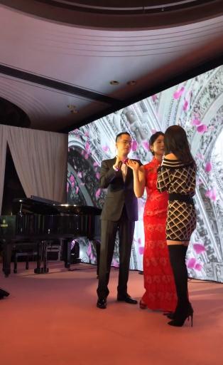 張韶涵婚宴演唱，新郎開口竟點「范瑋琪的歌」！她的臨場反應展現了她的大度！