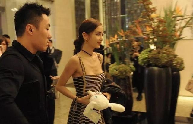 Angelababy這組照片，讓人看得都尷尬，網友：拍的人好噁心！ 