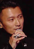 前妻剛生完，女友也來一單?! 王菲『第3度懷孕』, 謝霆鋒又當爸了?! 感性回應：『該放手時就要放手』