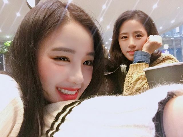 這對「史上最美母女」讓全球網友都戀愛！女兒公開「媽媽年輕美照」後…螢幕前的網友又暴動了！