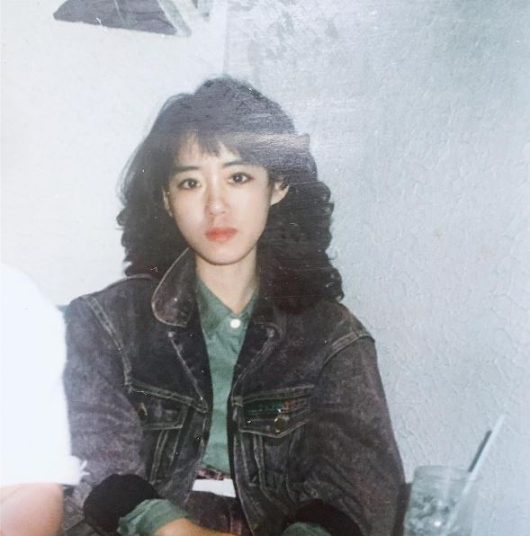 這對「史上最美母女」讓全球網友都戀愛！女兒公開「媽媽年輕美照」後…螢幕前的網友又暴動了！