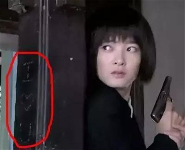 讓人笑瘋的影視一瞬間，比穿幫鏡頭還爆笑的「亮點」，臨演根本是來砸場的嘛！