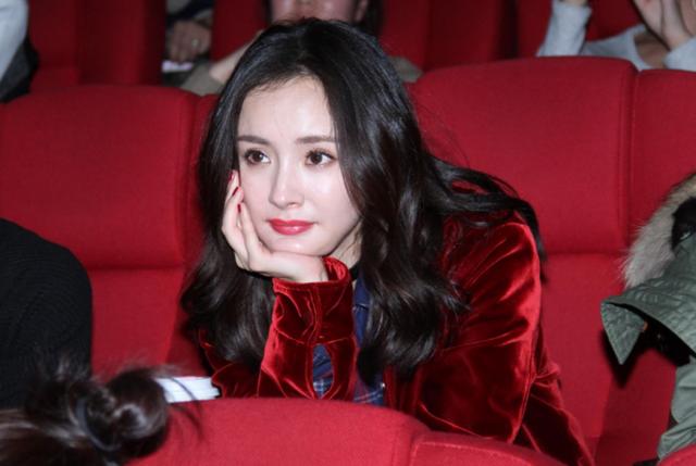 楊冪、劉愷威正式宣布離婚！楊冪婆婆公開評價兒媳婦「私下真實樣貌」　網友：聽後心酸