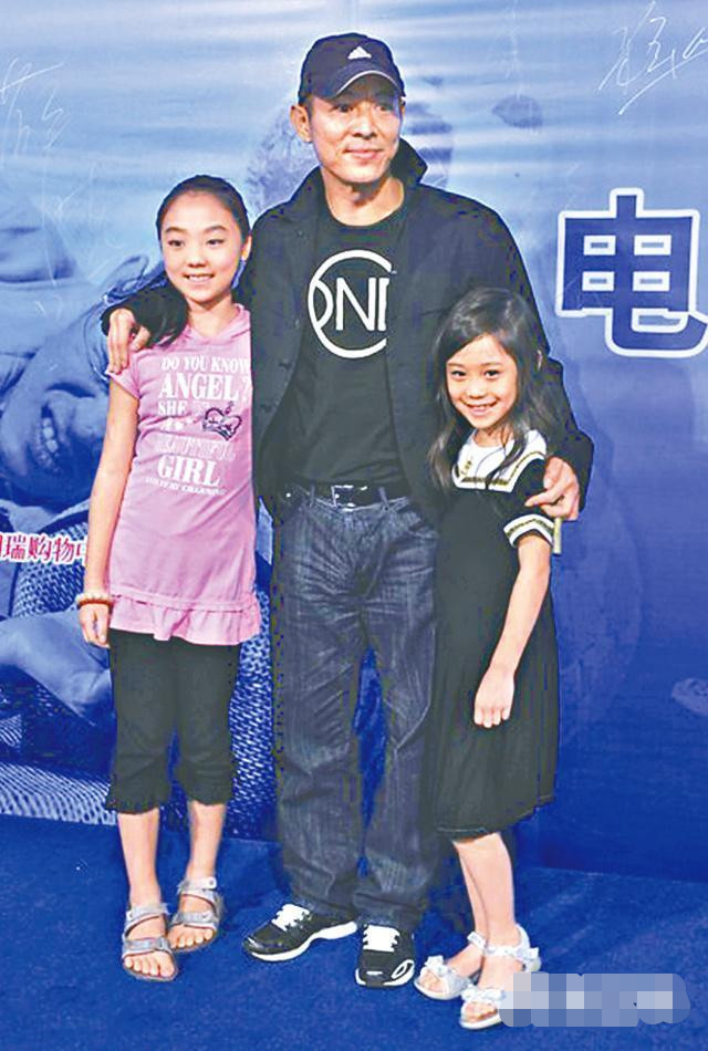 【李連杰女兒長大了!】首次公開成年女兒的合照，她們繼承了利智的好身材！網友：好有氣質啊~