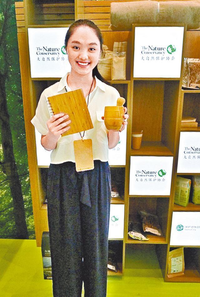 【李連杰女兒長大了!】首次公開成年女兒的合照，她們繼承了利智的好身材！網友：好有氣質啊~