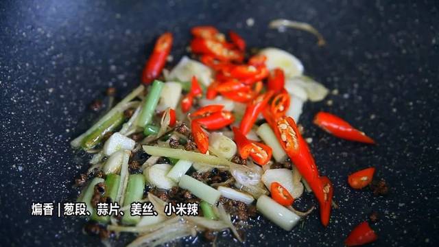 干煸魷魚須超好吃做法，在家幾下就做好，一大盤不夠吃！