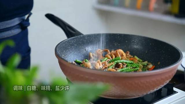 干煸魷魚須超好吃做法，在家幾下就做好，一大盤不夠吃！