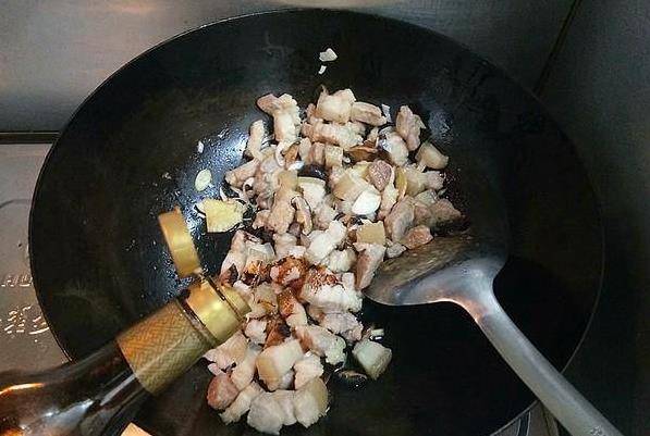 滷肉飯做法，簡單好做又下飯，香味撲鼻而來