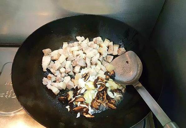 滷肉飯做法，簡單好做又下飯，香味撲鼻而來