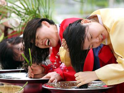 「經典治發秘方」當年禿頭的我，用它來洗頭，現在滿頭烏髮！ 朋友還以為是假髮呢！！
