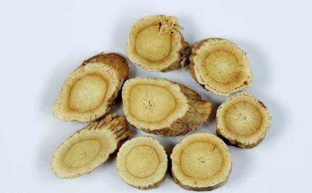 肝不好，【解毒功能】下降 ！臉上會有4個「變化」 ,1個沒有，恭喜你，肝很健康