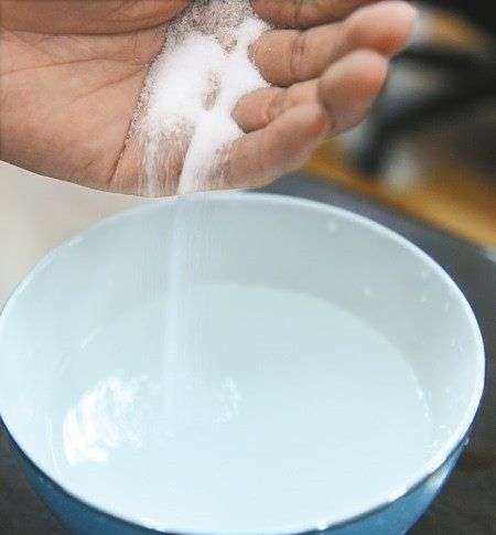 奶奶掉髮後，每天都用「這個」洗頭，沒想到頭髮居然慢慢長回來…真的超神奇，你一試就知道！