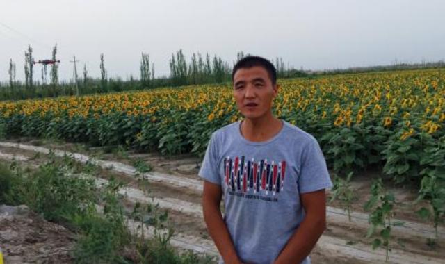 老人去世留下三萬債款，親兒子說不關他事，繼子還清後來了驚喜
