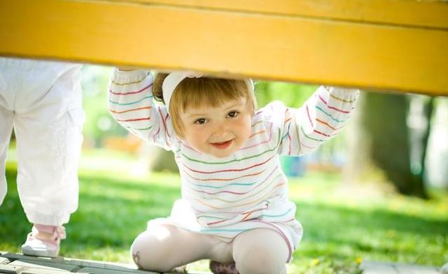 3歲前是大腦發育黃金期，做到這5點孩子越來越聰明，多做親子遊戲