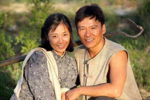 娶了個丑妻，她每天半夜才回家，偷偷找去，我哭成淚人
