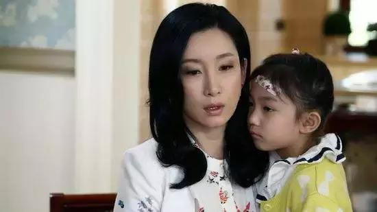 孩子有這3種反常表現，其實是在向媽媽發出求救信號，你卻一直認為她無理取鬧