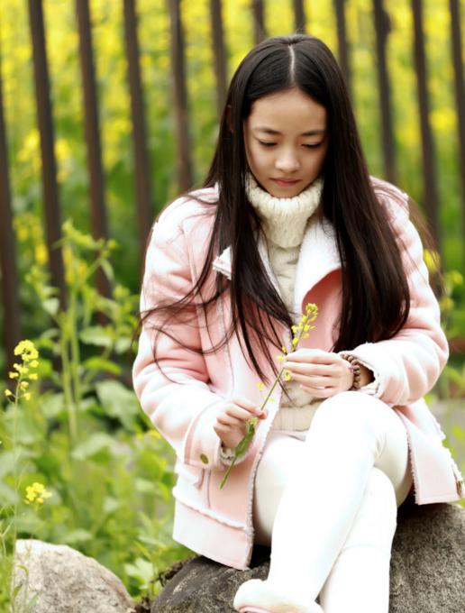 小姑子白吃白喝住我家一年，還說我小氣，可發生一件事她乖乖搬走