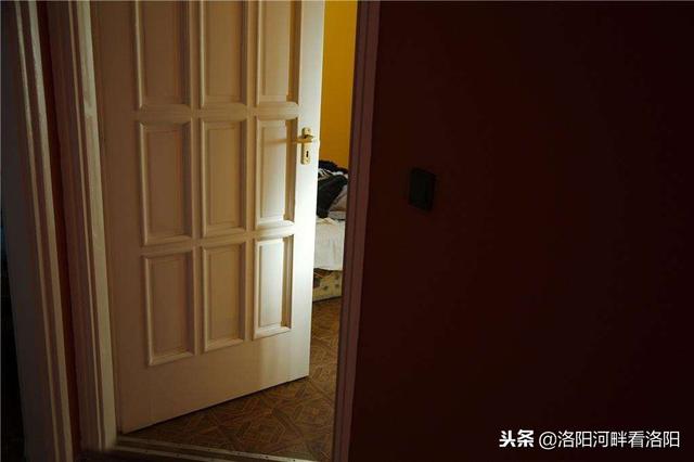 妻子每次去做頭髮，回家都不肯同床，丈夫起疑跟蹤一瞧，感動哭了