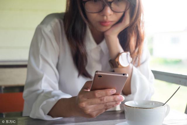 「約會第一天，我點了一份48元的辣子雞，對方結完帳後將我拉黑」