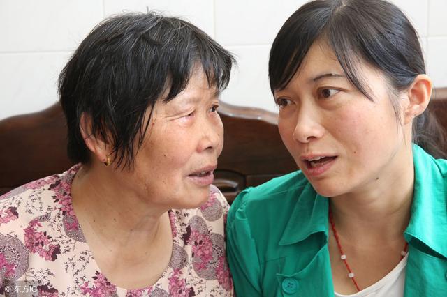 帶著婆婆去相親，男方憤然離場，第二天他帶著父母登門提親