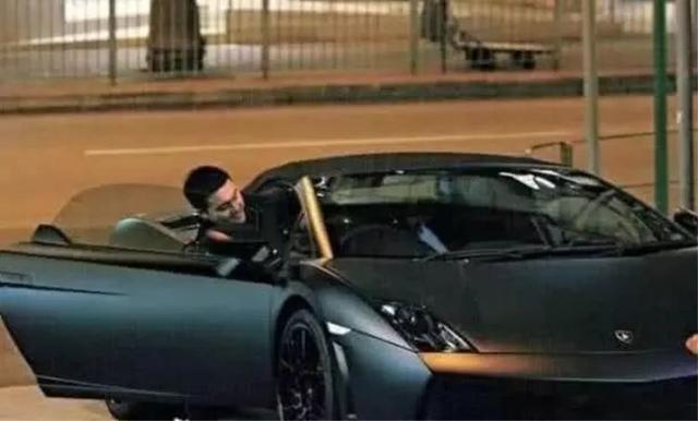 這輛車曾是張智霖的座駕，拍變形金剛都找他借車，現任車主是baby