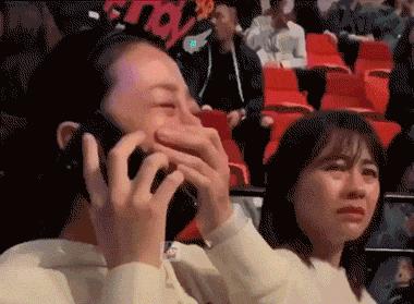劉德華確診流感，鄭秀文公開他的病情，劉向蕙為爸爸流淚畫面曝光