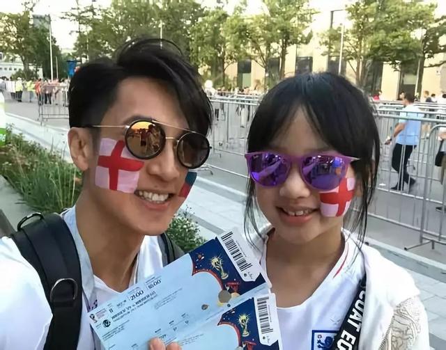 周傑倫驚喜曬兒子合影，娛樂圈的男神們都默契化身女兒奴了！