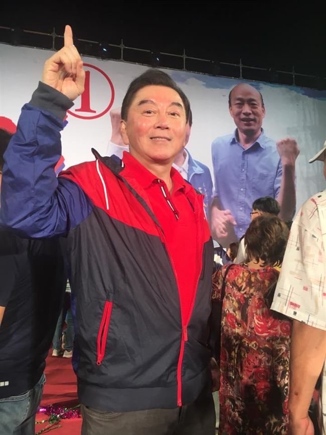 健康亮紅燈！陳子璇急送醫「子宮整個被摘除」　高國華忍淚喊「我只能不斷祈禱」曝最新近況