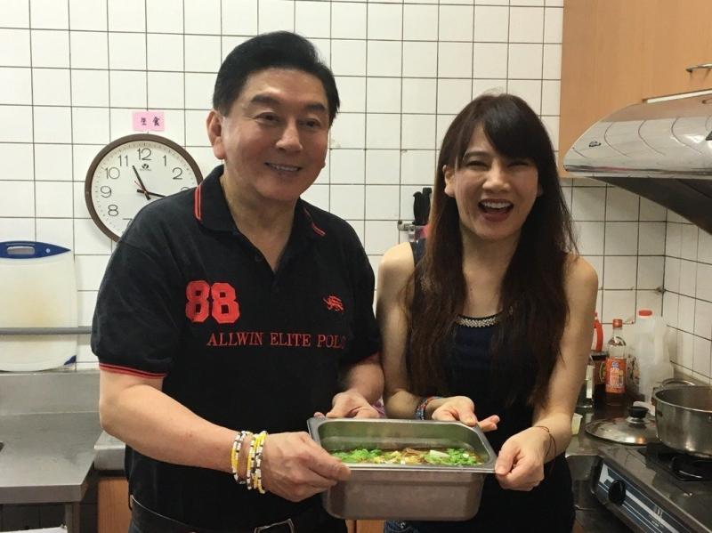 健康亮紅燈！陳子璇急送醫「子宮整個被摘除」　高國華忍淚喊「我只能不斷祈禱」曝最新近況