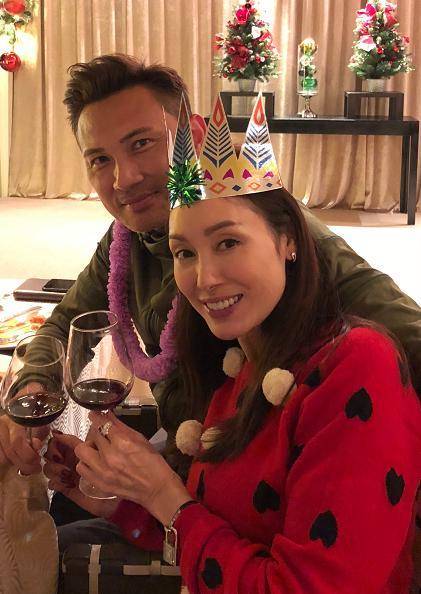 48歲郭可盈曬與林文龍合照，兩人因戲生情相戀23年，女兒繼承美貌