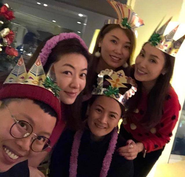48歲郭可盈曬與林文龍合照，兩人因戲生情相戀23年，女兒繼承美貌