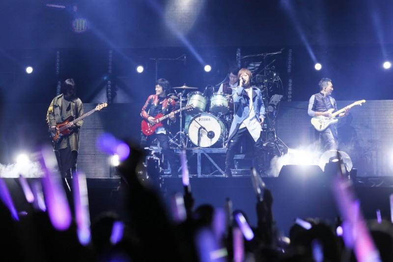 五月天新年第一天自嘲老狗變不出新把戲 預告唱神曲