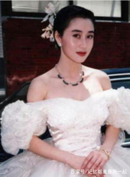 李連傑兩個女兒近照曝光，長成這模樣，網友：比成龍女兒強太多！