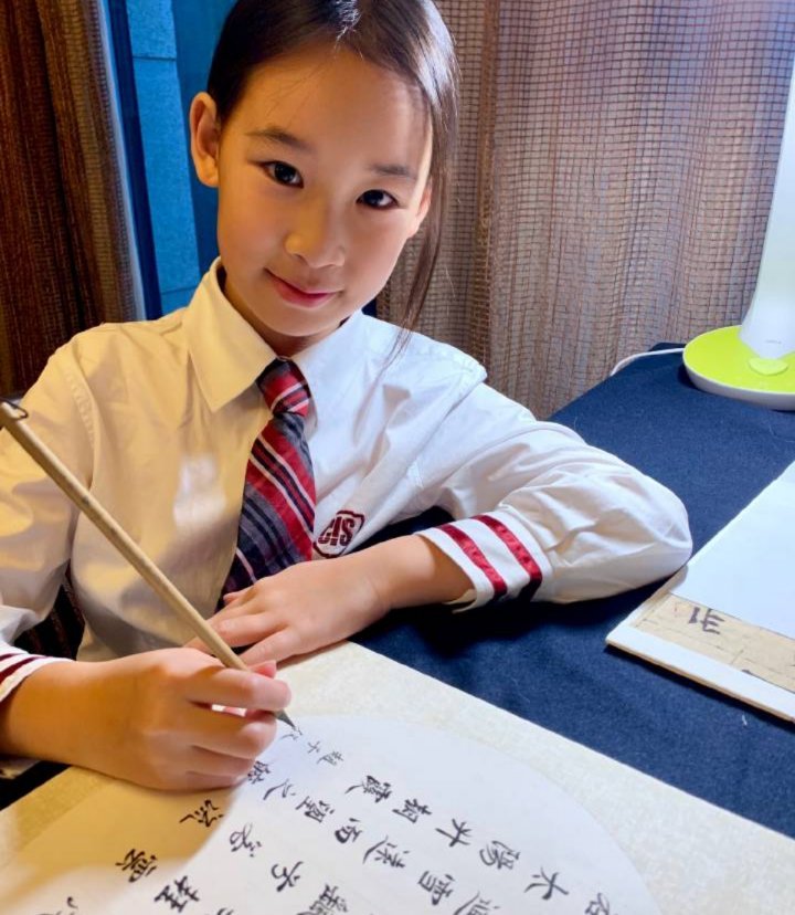 趙文卓三個孩子顏值各異，大閨女像爸，二兒子英俊，老三醜萌！ 