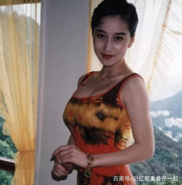 李連杰兩個女兒近照曝光，長成這模樣，網友：比成龍女兒強太多！