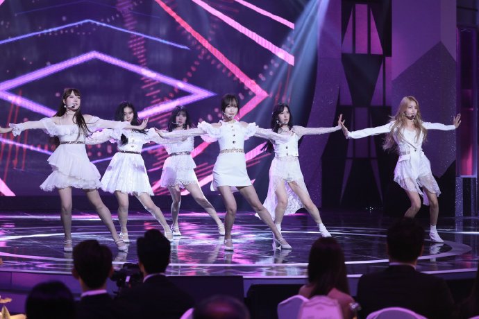 [GFRIEND][新聞]181231 「K-Pop Global TOP TEN Awards」GFRIEND等8組組