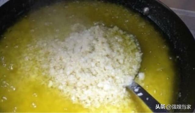 廚師長：為什麼飯店的蒜蓉醬那麼香？掌握這些技巧，一樣蒜香撲鼻
