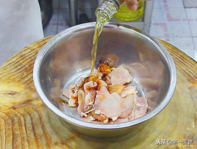 想吃烤肉別買了，大廚教你在家做，只要家裡有瘦肉，想吃隨時做