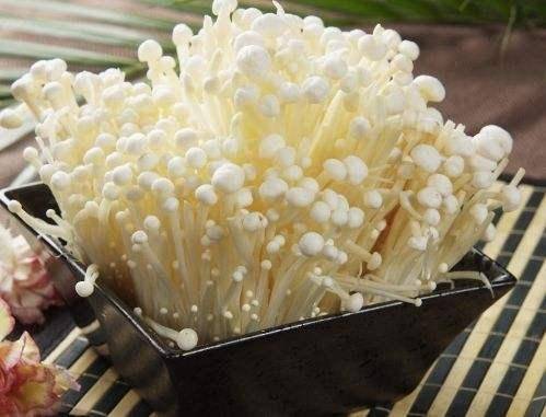 金針菇不要再涮火鍋了，換種花樣吃，能護膚美白，美味又營養！
