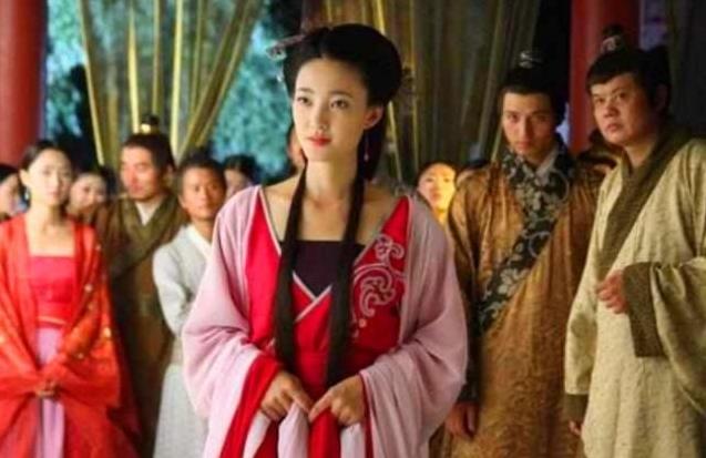 古代青樓女子，為何喜歡在腰間系上一根紅繩，原來有這樣的含義