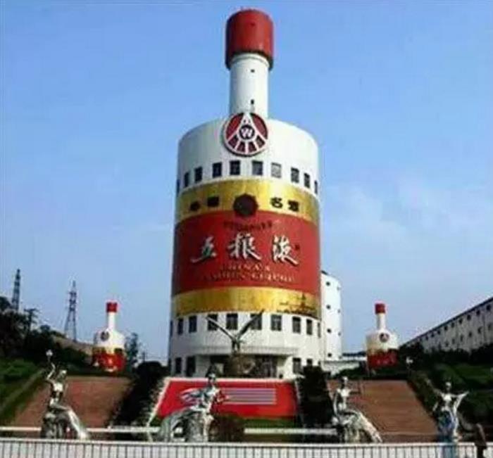 世界最大青花瓷建築建成！占地285畝、斥資400億，外形仿照景德鎮青花瓷，內部更是另有乾坤