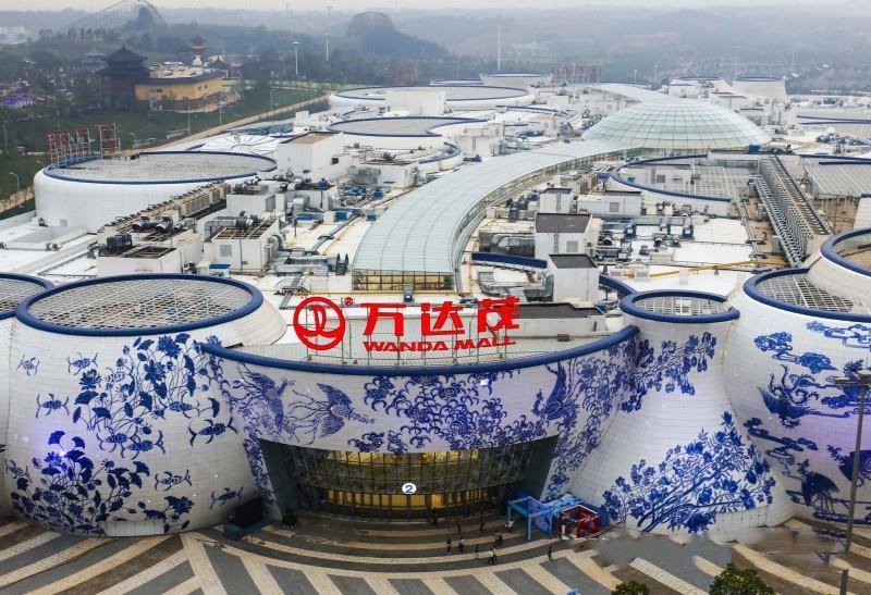 世界最大青花瓷建築建成！占地285畝、斥資400億，外形仿照景德鎮青花瓷，內部更是另有乾坤